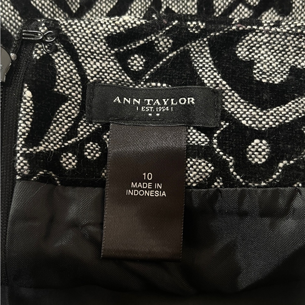 Ann Taylor Black Over Gray Velvet-texture Pencil Skirt Lined Size 10 - Picture 11 of 13